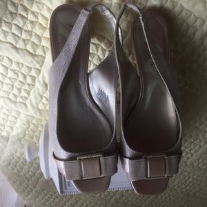 Nearly New Anne Klein Beige Slingback - Sz 7.5